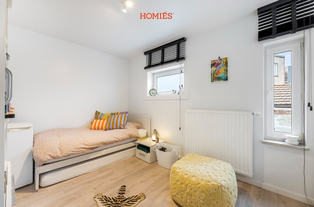 studentengebouw-met-9-kamers-eigen-sanitair003.jpg