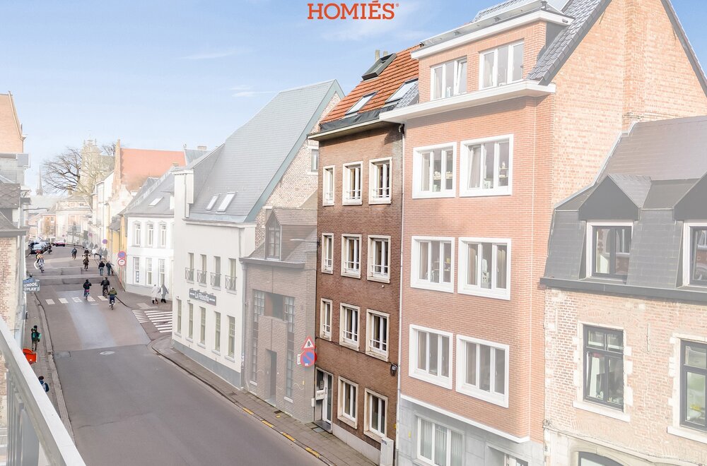 studentengebouw-met-9-kamers-eigen-sanitair019.jpg