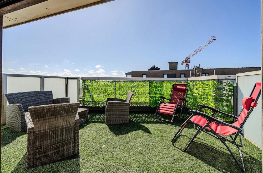 instapklaar-appartement-met-twee-slaapkamers-en-zijdelings-zeezicht-001.jpg