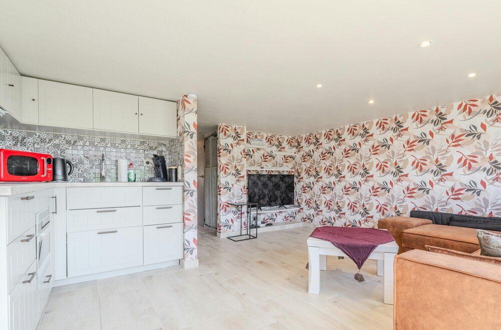 instapklaar-appartement-met-twee-slaapkamers-en-zijdelings-zeezicht-007.jpg