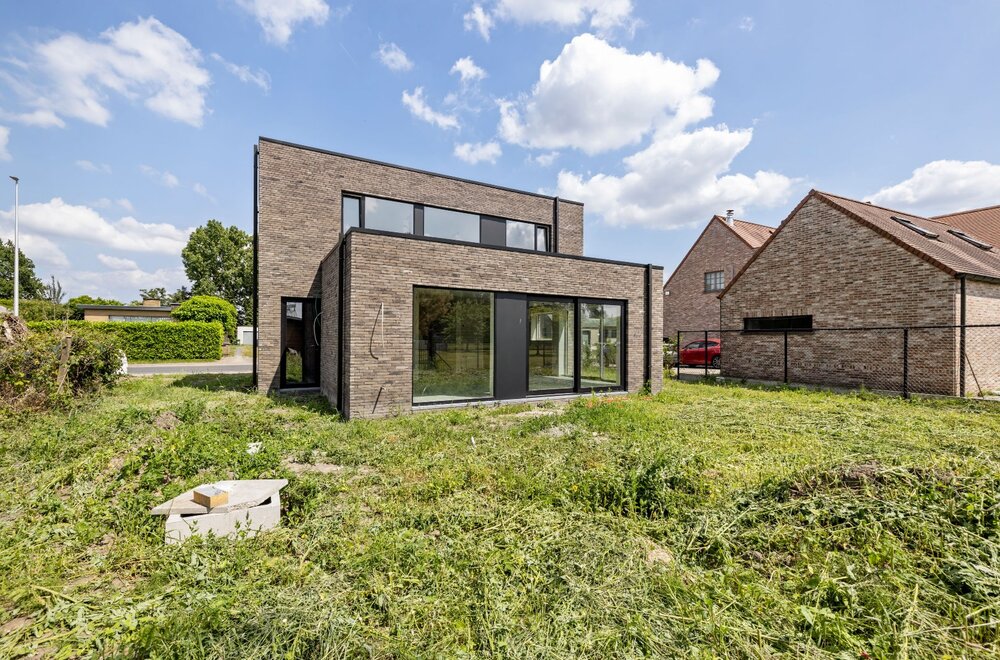 afgewerkte-nieuwbouw-ob-met-3-slpks-tuin-en-garage016.jpg