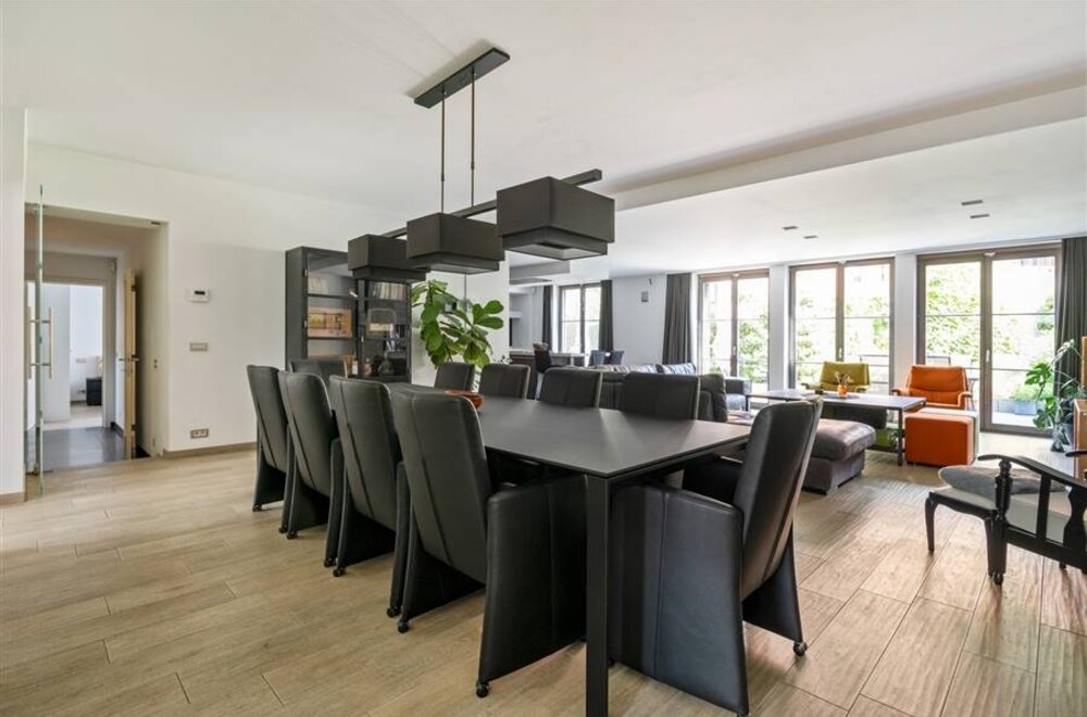 twee-luxueus-afgewerkte-appartementen-met-tuin-002.jpg