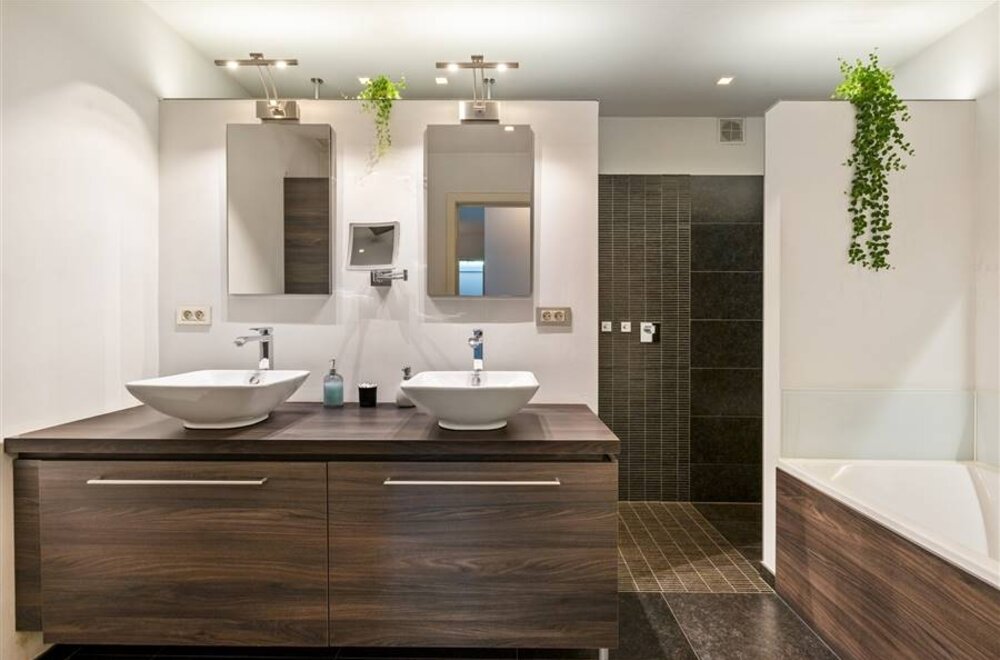 twee-luxueus-afgewerkte-appartementen-met-tuin-007.jpg