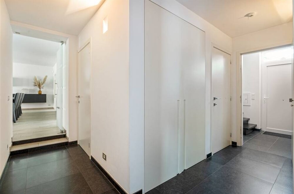 twee-luxueus-afgewerkte-appartementen-met-tuin-013.jpg