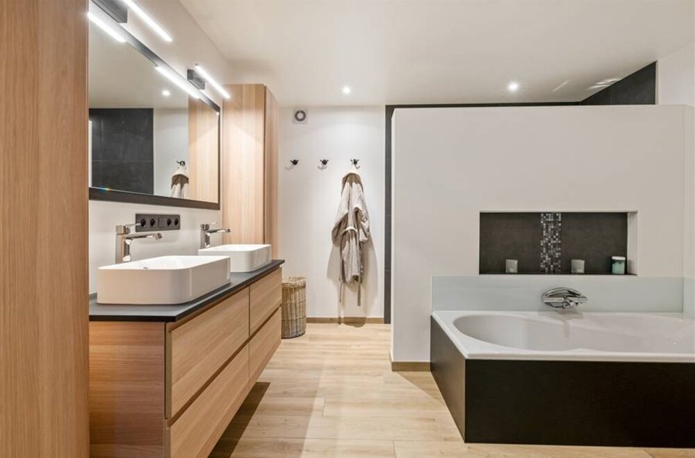 twee-luxueus-afgewerkte-appartementen-met-tuin-020.jpg