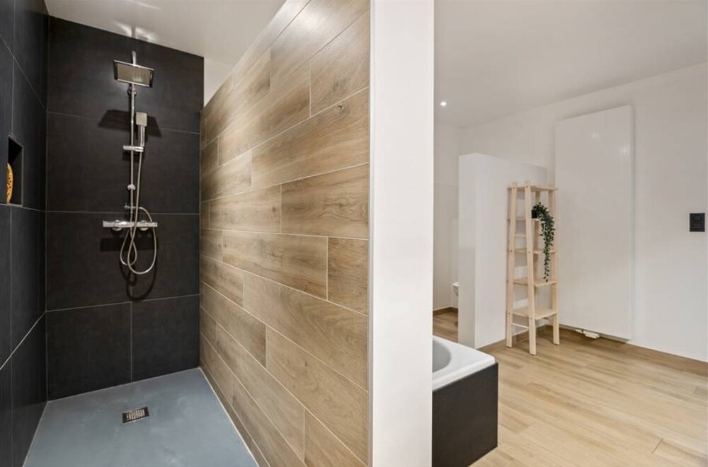 twee-luxueus-afgewerkte-appartementen-met-tuin-021.jpg