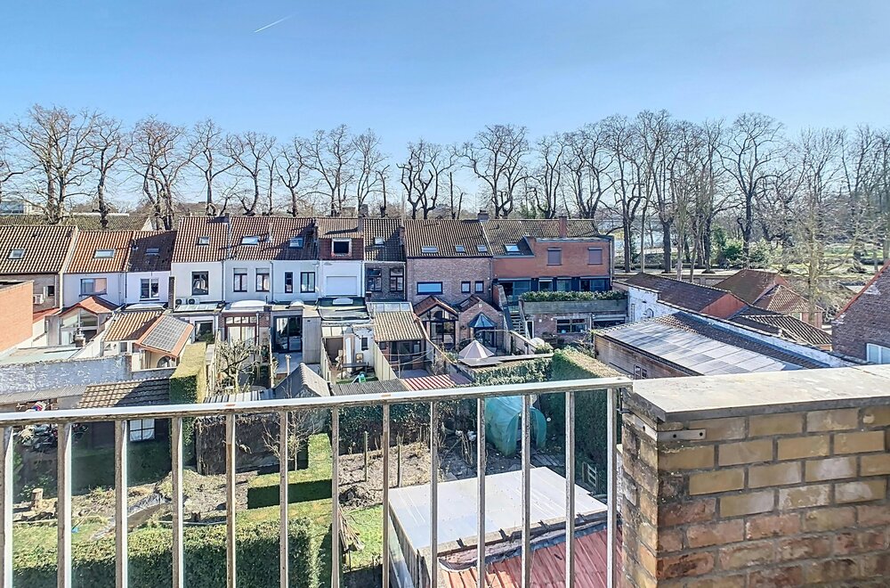 building-te-koop-met-3-appartementen-en-10-garageboxen-in-het-hart-van-brugge005.jpg