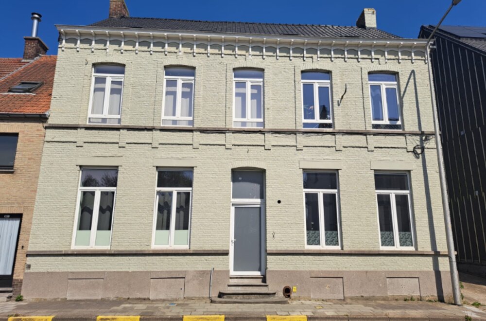 centrum-handzame-investeringspand-bestaande-uit-4-appartementen-002.jpg