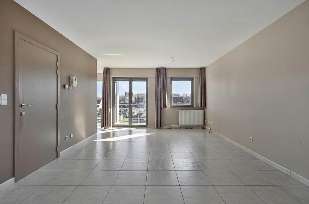 ruim-twee-slaapkamer-appartement-95m-te-koop-in-de-panne002.jpg