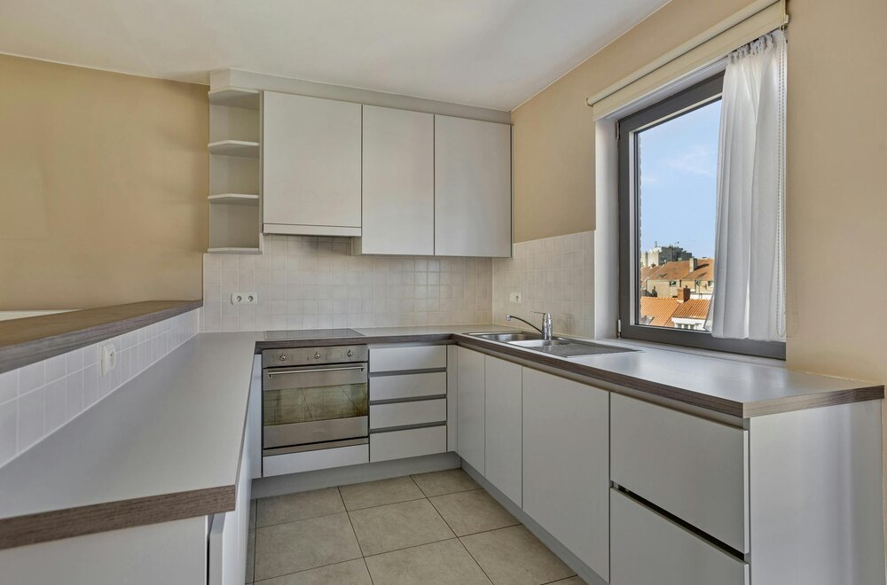 ruim-twee-slaapkamer-appartement-95m-te-koop-in-de-panne012.jpg