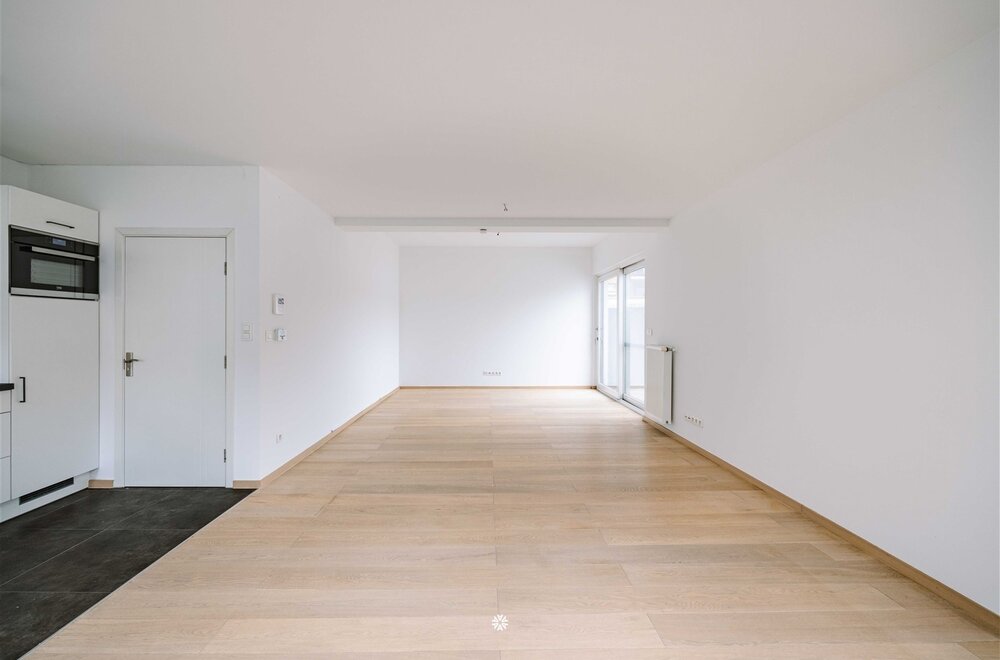 instapklaar-appartement-met-terras-en-autostaanplaats002.jpg
