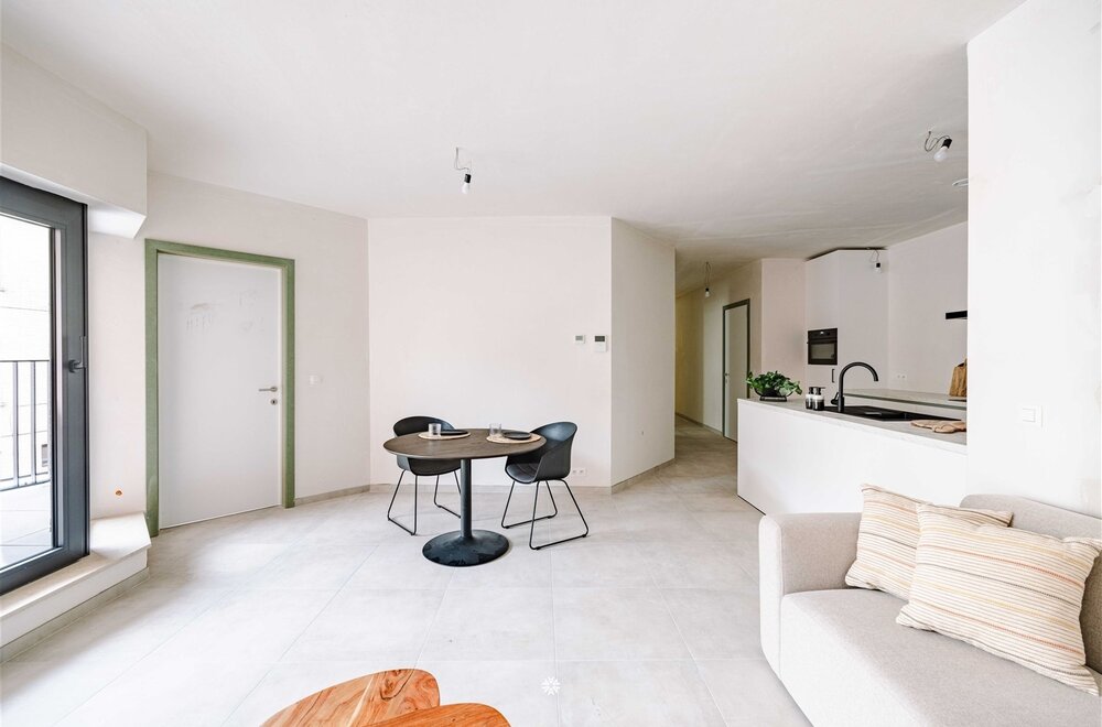 ruim-nieuwbouw-appartement-met-terras-in-sint-niklaas-6-btw-mogelijk-004.jpg