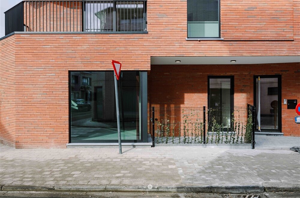ruim-nieuwbouw-appartement-met-terras-in-sint-niklaas-6-btw-mogelijk-020.jpg