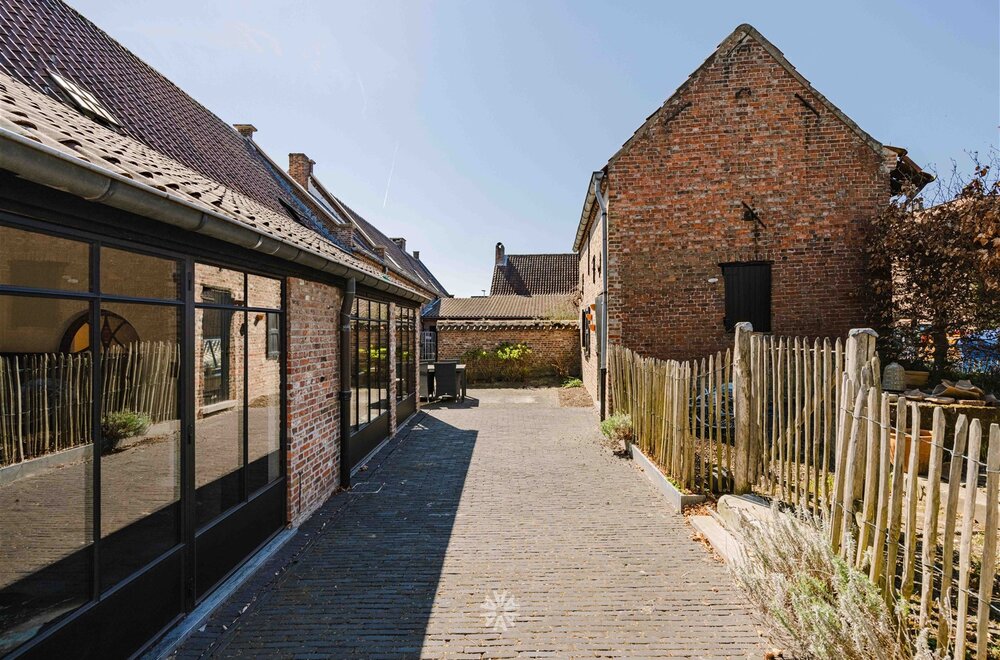 authentiek-handelspand-met-gerenoveerde-woning-te-temse010.jpg