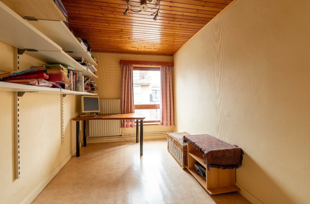 ruime-praktische-woning-met-grote-garage-praktijk-en-5-slaapkamers-017.jpg