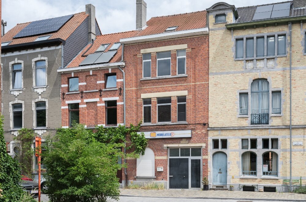 te-renoveren-woning-met-atelier-loods-ruime-tuin-en-bijzonder-veel-potentieel-op-een-boogscheut-van-het-stadscentrum-001.jpg