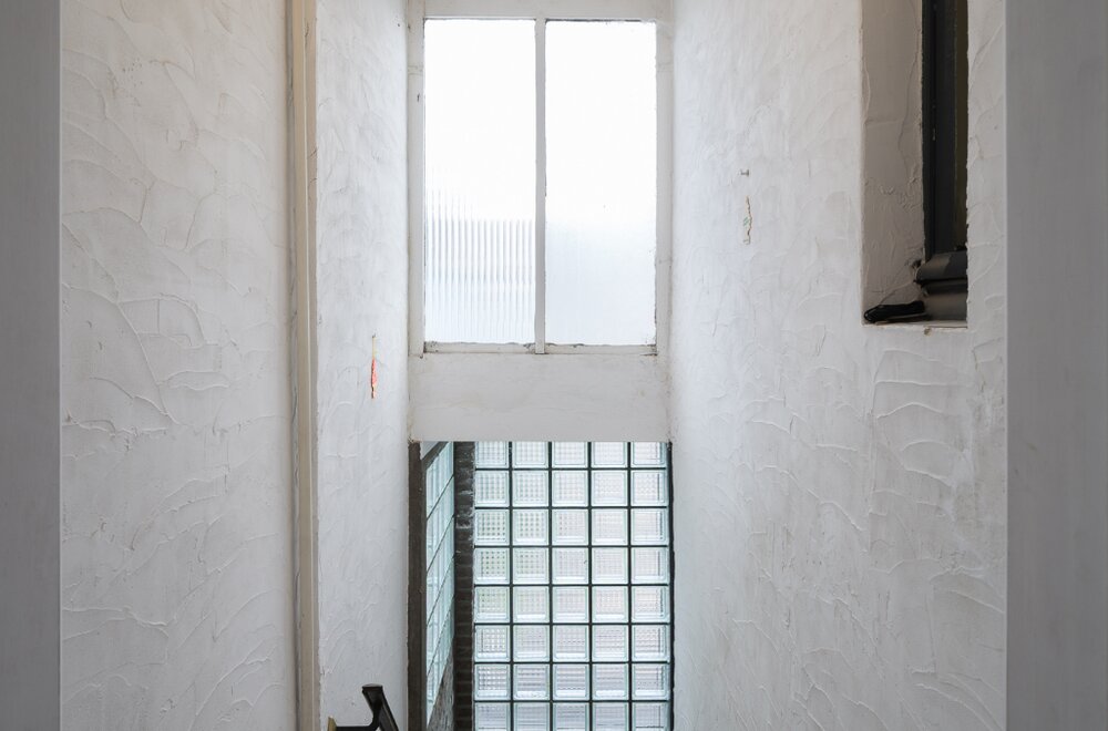 te-renoveren-woning-met-atelier-loods-ruime-tuin-en-bijzonder-veel-potentieel-op-een-boogscheut-van-het-stadscentrum-003.jpg