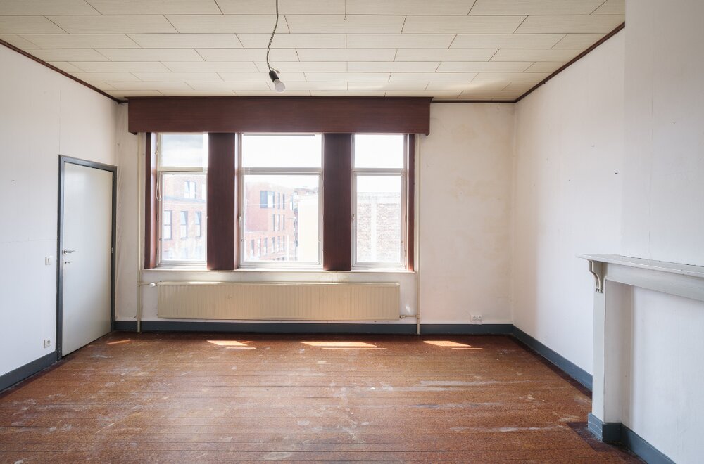 te-renoveren-woning-met-atelier-loods-ruime-tuin-en-bijzonder-veel-potentieel-op-een-boogscheut-van-het-stadscentrum-010.jpg