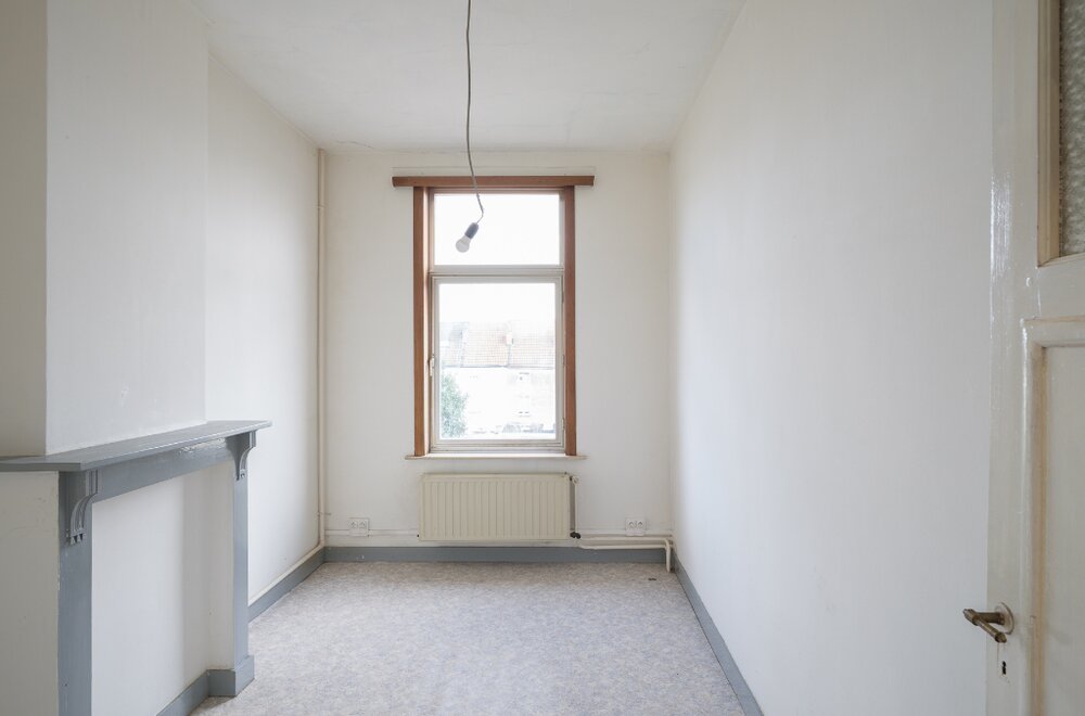 te-renoveren-woning-met-atelier-loods-ruime-tuin-en-bijzonder-veel-potentieel-op-een-boogscheut-van-het-stadscentrum-015.jpg