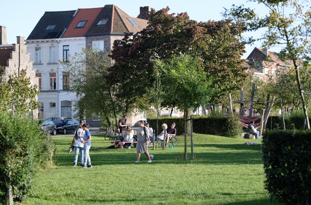 te-renoveren-woning-met-atelier-loods-ruime-tuin-en-bijzonder-veel-potentieel-op-een-boogscheut-van-het-stadscentrum-020.jpg