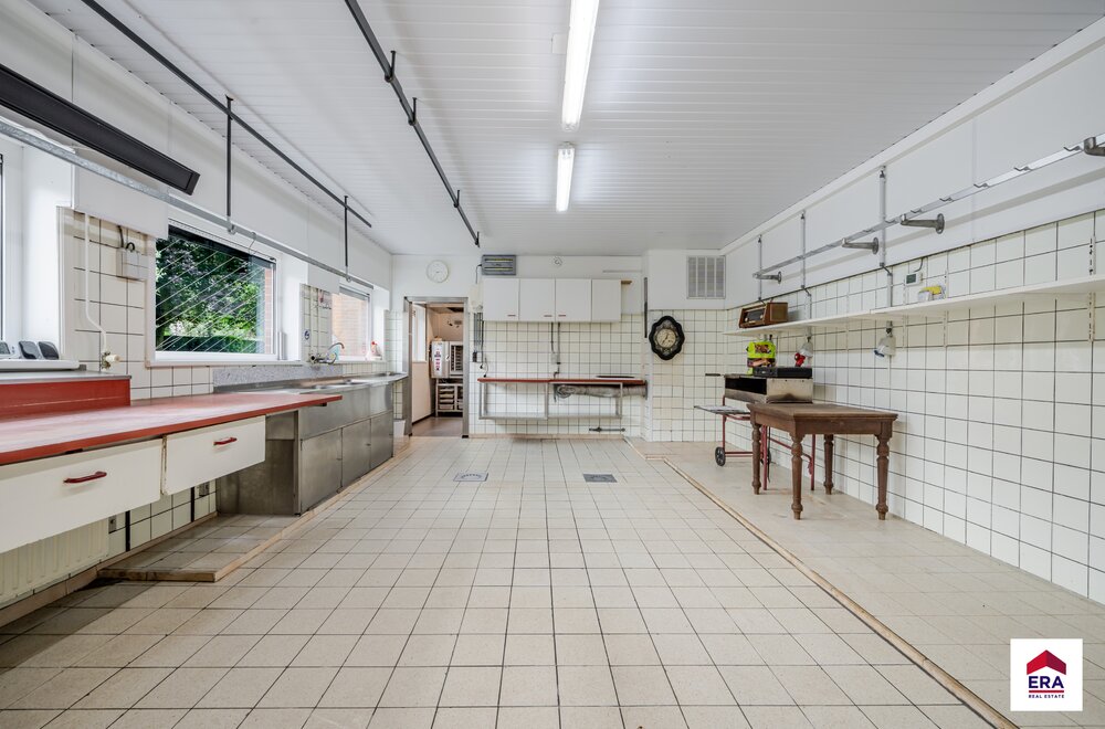 handelspand-met-woonst-op-1-271-m-in-centrum-aalter-009.jpg
