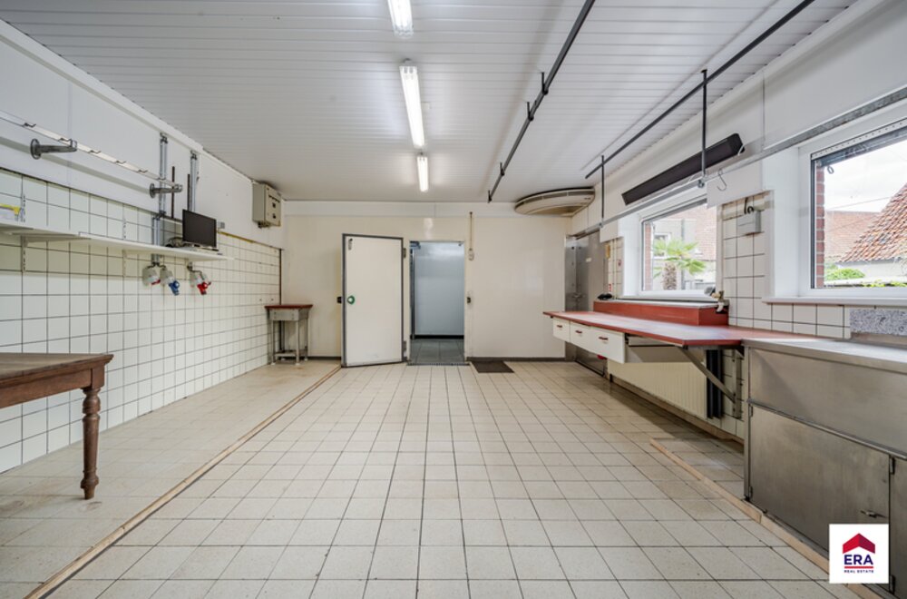 handelspand-met-woonst-op-1-271-m-in-centrum-aalter-010.jpg