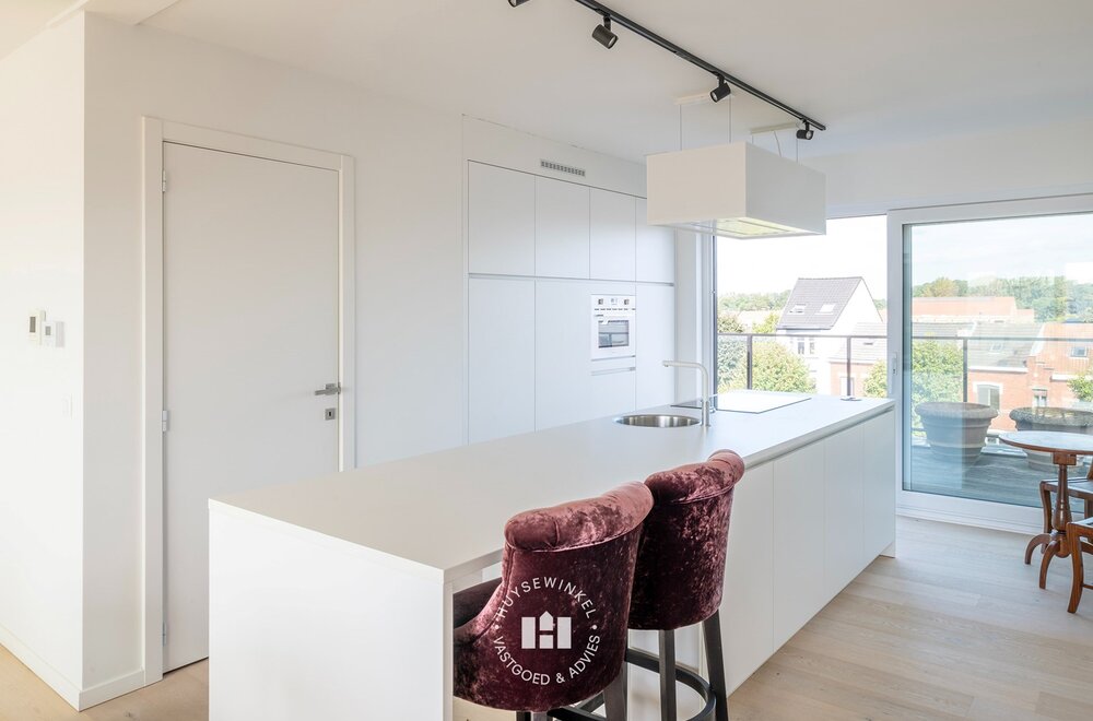lichtrijke-penthouse-met-ruime-terrassen-nabij-de-schelde007.jpg