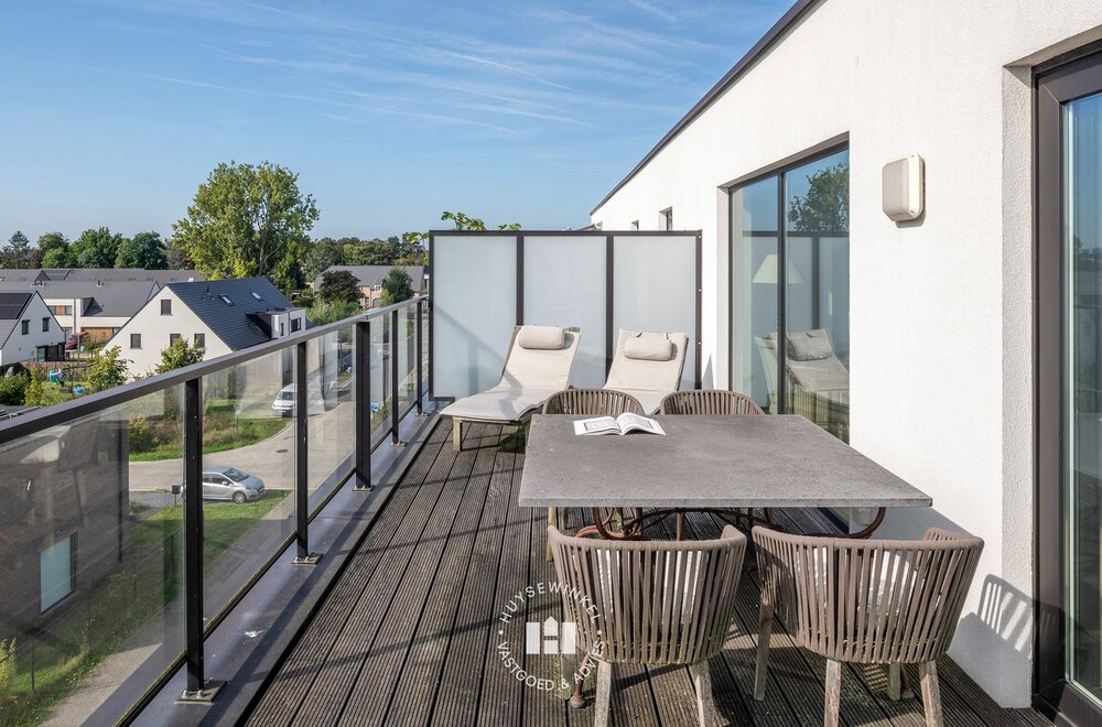 lichtrijke-penthouse-met-ruime-terrassen-nabij-de-schelde009.jpg