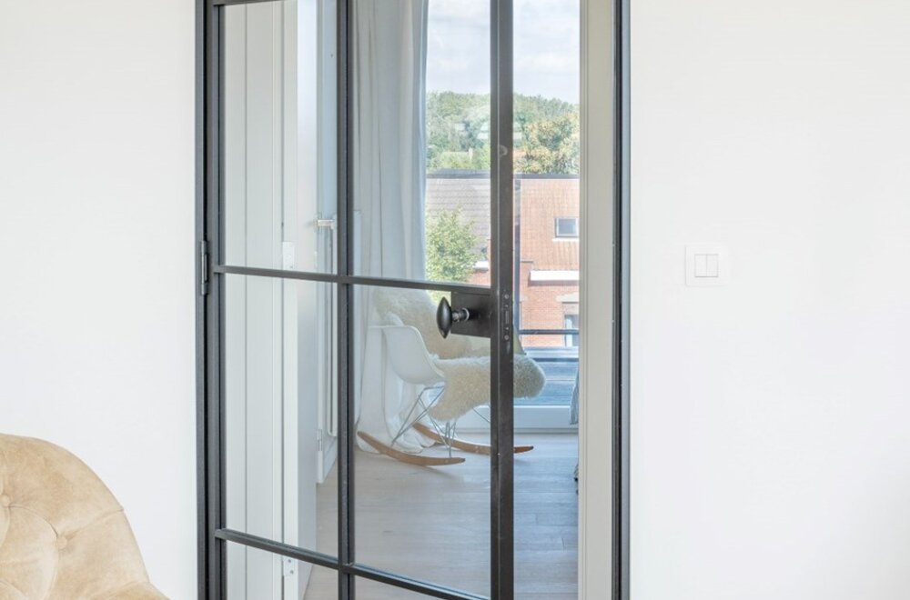 lichtrijke-penthouse-met-ruime-terrassen-nabij-de-schelde014.jpg