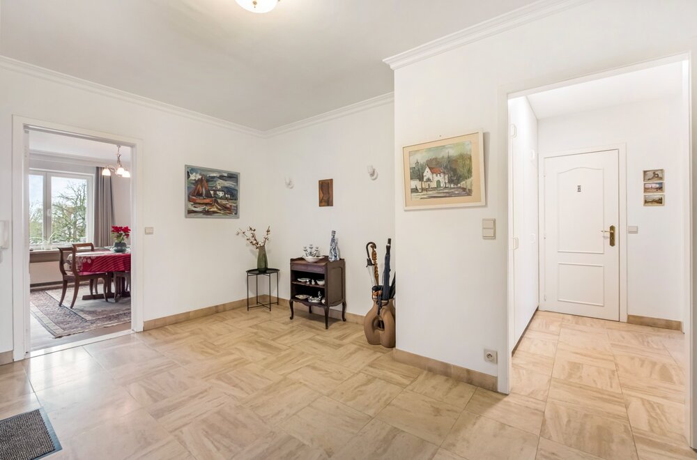 ruim-en-lichtrijk-appartement-aan-t-stil-ende-te-brugge002.jpg
