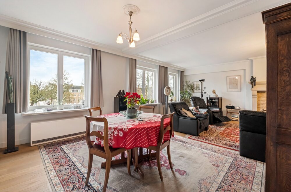 ruim-en-lichtrijk-appartement-aan-t-stil-ende-te-brugge003.jpg