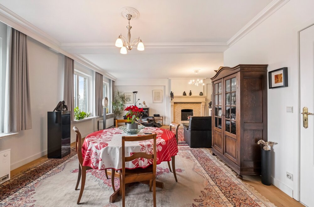 ruim-en-lichtrijk-appartement-aan-t-stil-ende-te-brugge004.jpg