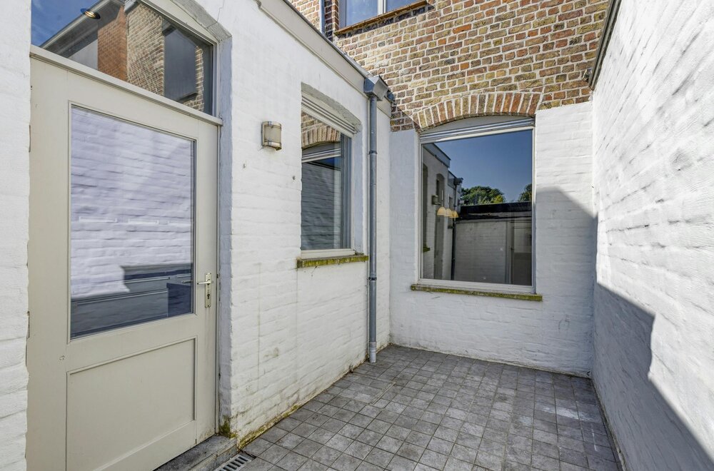 charmante-woning-met-3-slaapkamers-en-koer-in-centrum-brugge018.jpg