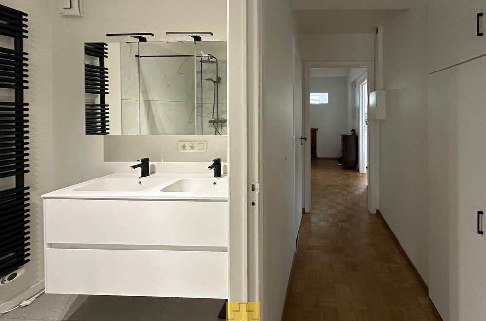recent-gerenoveerd-3-slaapkamer-appartement-vlakbij-het-station-mooie-uitzichten-mogelijkheid-garage013.jpg
