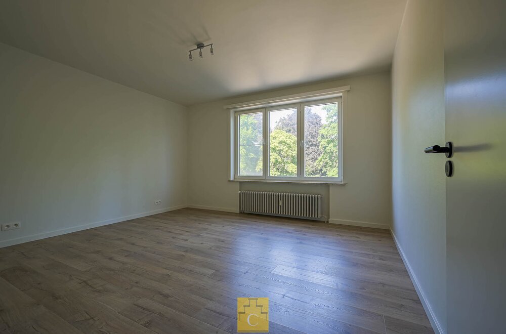 recent-gerenoveerd-3-slaapkamer-appartement-vlakbij-het-station-mooie-uitzichten-mogelijkheid-garage015.jpg