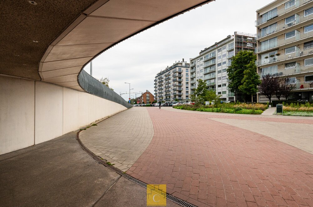 recent-gerenoveerd-3-slaapkamer-appartement-vlakbij-het-station-mooie-uitzichten-mogelijkheid-garage019.jpg