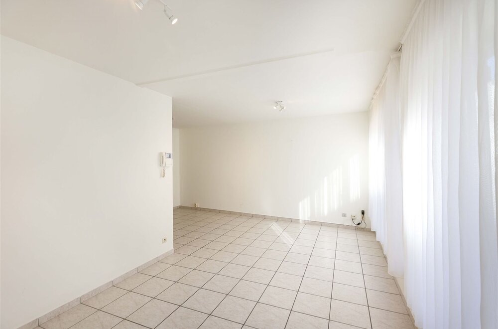 gelijkvloerse-studio-gelegen-in-hartje-tongeren-opbrengsteigendom003.jpg