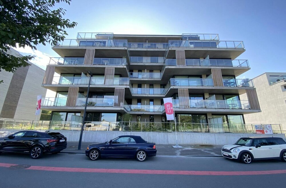 2-slaapkamerappartement-te-koop-aan-het-water-te-harelbeke001.jpg