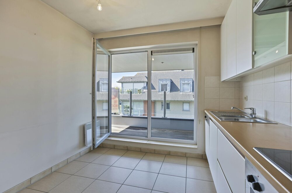 appartement-te-koop-100m-in-ieper-met-2-slaapkamers-en-zuidgericht-terras-008.jpg