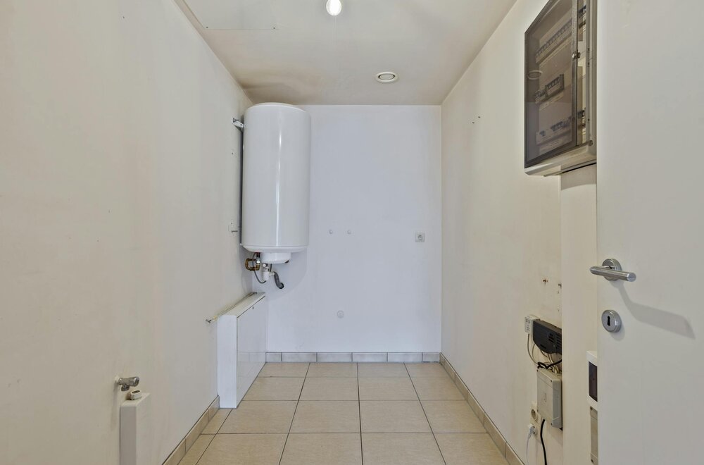 appartement-te-koop-100m-in-ieper-met-2-slaapkamers-en-zuidgericht-terras-010.jpg