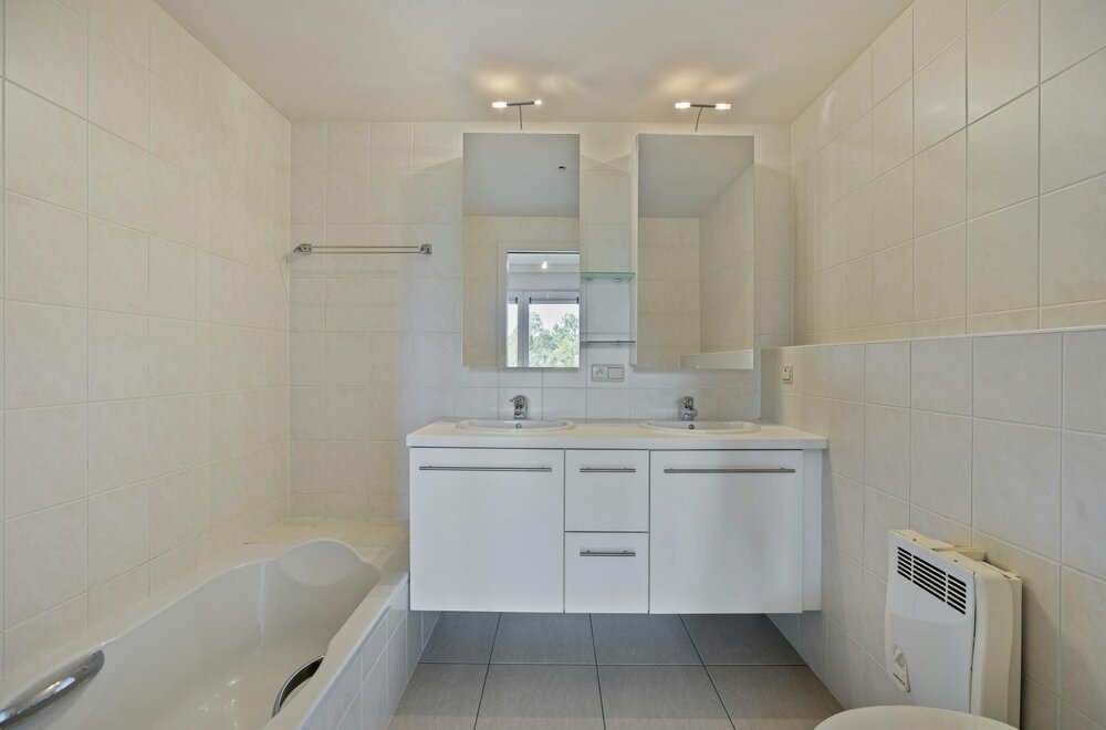 appartement-te-koop-100m-in-ieper-met-2-slaapkamers-en-zuidgericht-terras-013.jpg