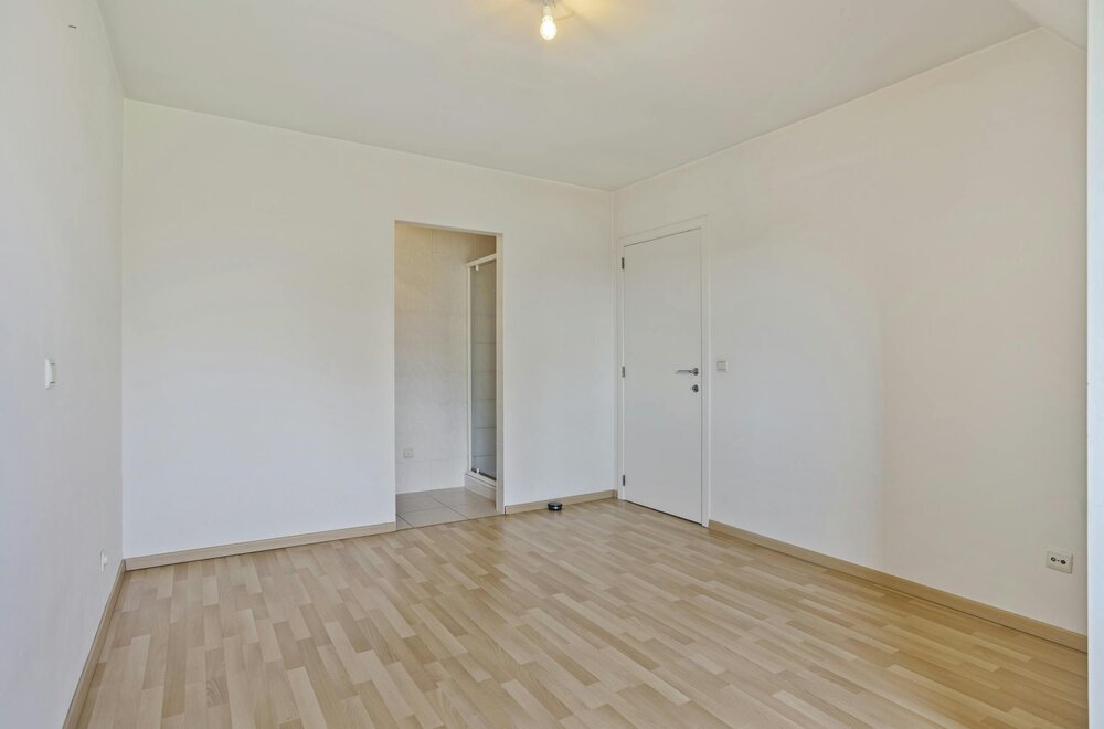 appartement-te-koop-100m-in-ieper-met-2-slaapkamers-en-zuidgericht-terras-015.jpg