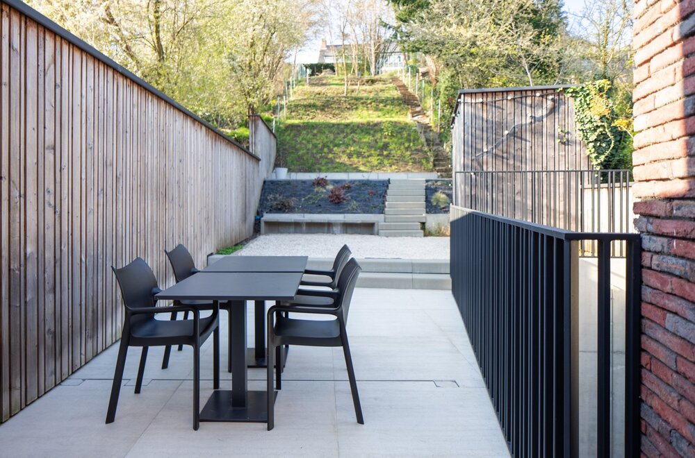 luxueuze-stadswoning-opgedeeld-in-duplex-appartement-en-2-studio-s003.jpg