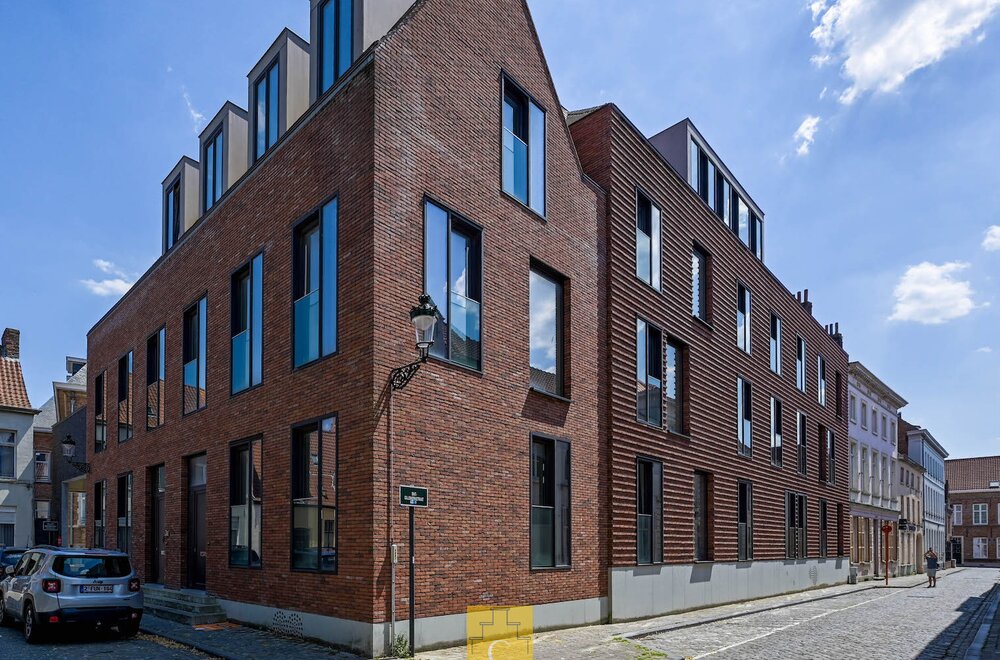 recente-hippe-flat-op-een-historische-site-met-mooie-binnentuin-in-de-schaduw-van-de-sint-gilliskerk023.jpg