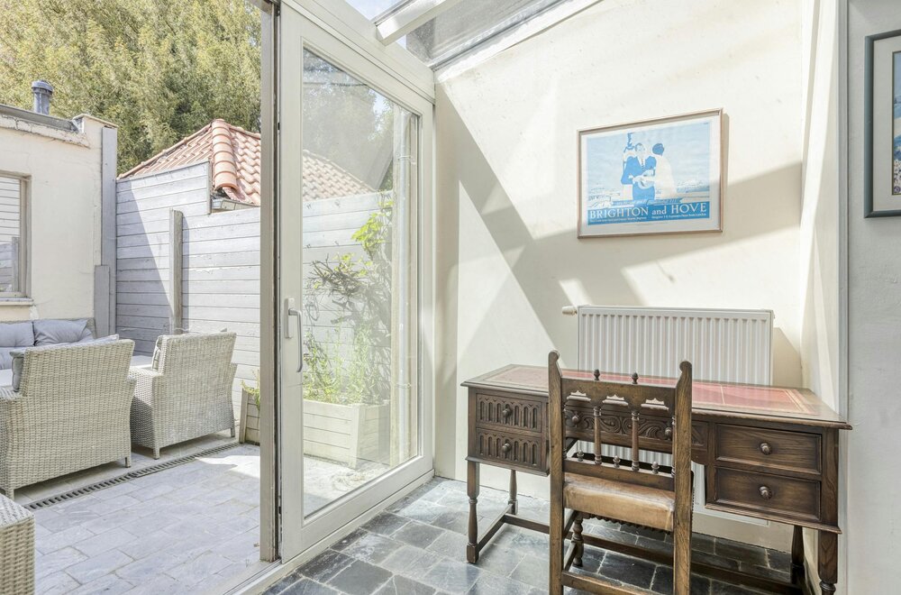instapklaar-huis-met-3-slaapkamers-en-trapgevel-in-brugge004.jpg