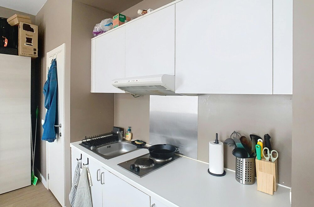 studentenkamer-32-m-met-eigen-sanitair-en-kitchenette-in-brugge003.jpg