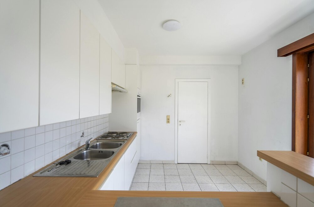 ruim-3-slaapkamer-appartement-met-centrale-ligging-te-koop-in-kortrijk007.jpg