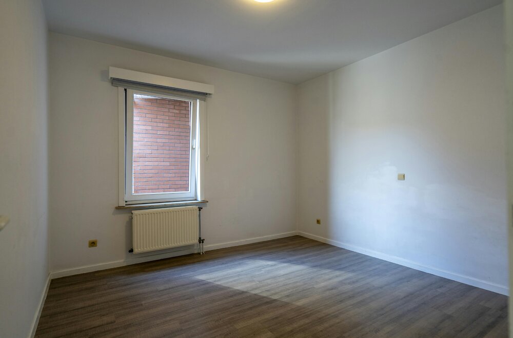 ruim-3-slaapkamer-appartement-met-centrale-ligging-te-koop-in-kortrijk012.jpg