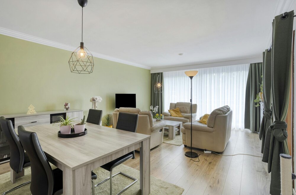 appartement-met-2-slaapkamers-en-garage-te-koop-in-merksem-001.jpg