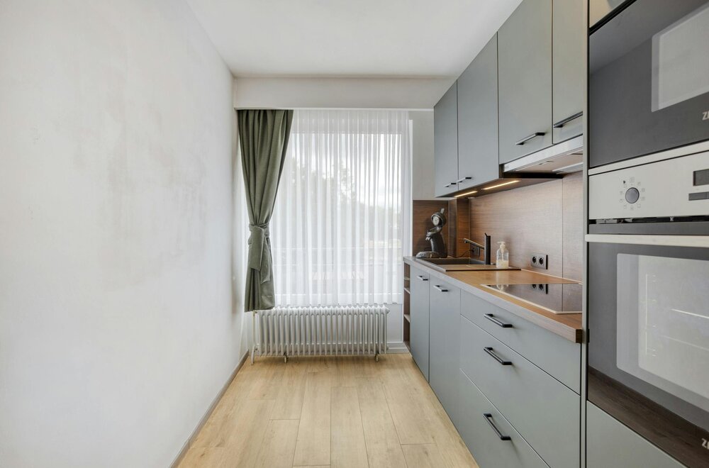 appartement-met-2-slaapkamers-en-garage-te-koop-in-merksem-005.jpg